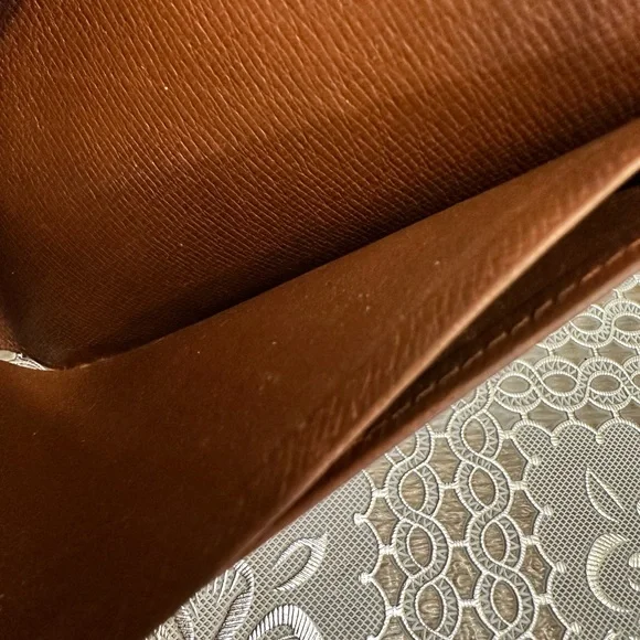 SOLD OUT Louis Vuitton Monogram 10 mans wallet this is 9/10 Authentic Lv wallet. - Picture 9 of 12